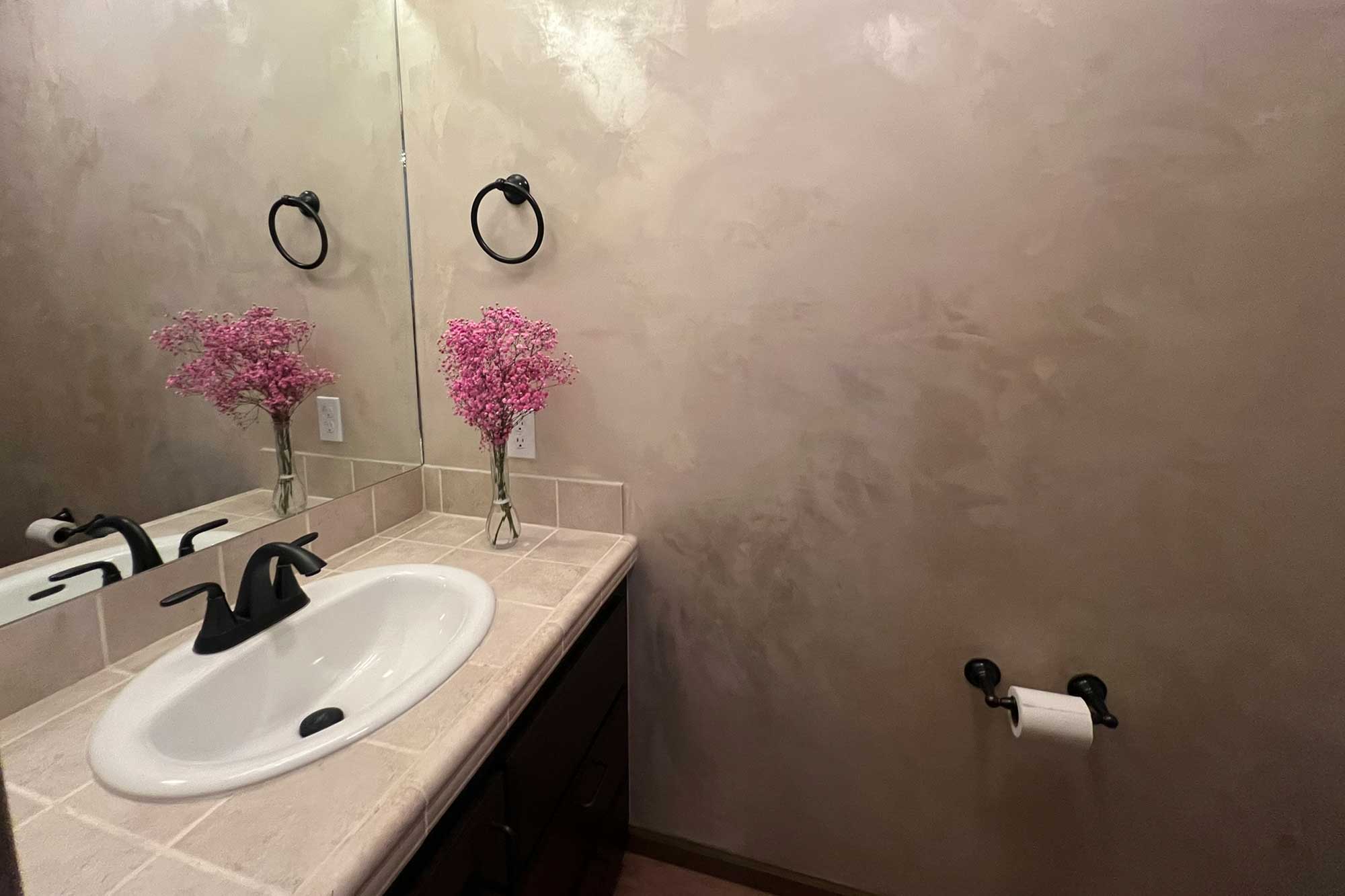 5-iron-king-om-design-interior-design-remodel-powder-bath