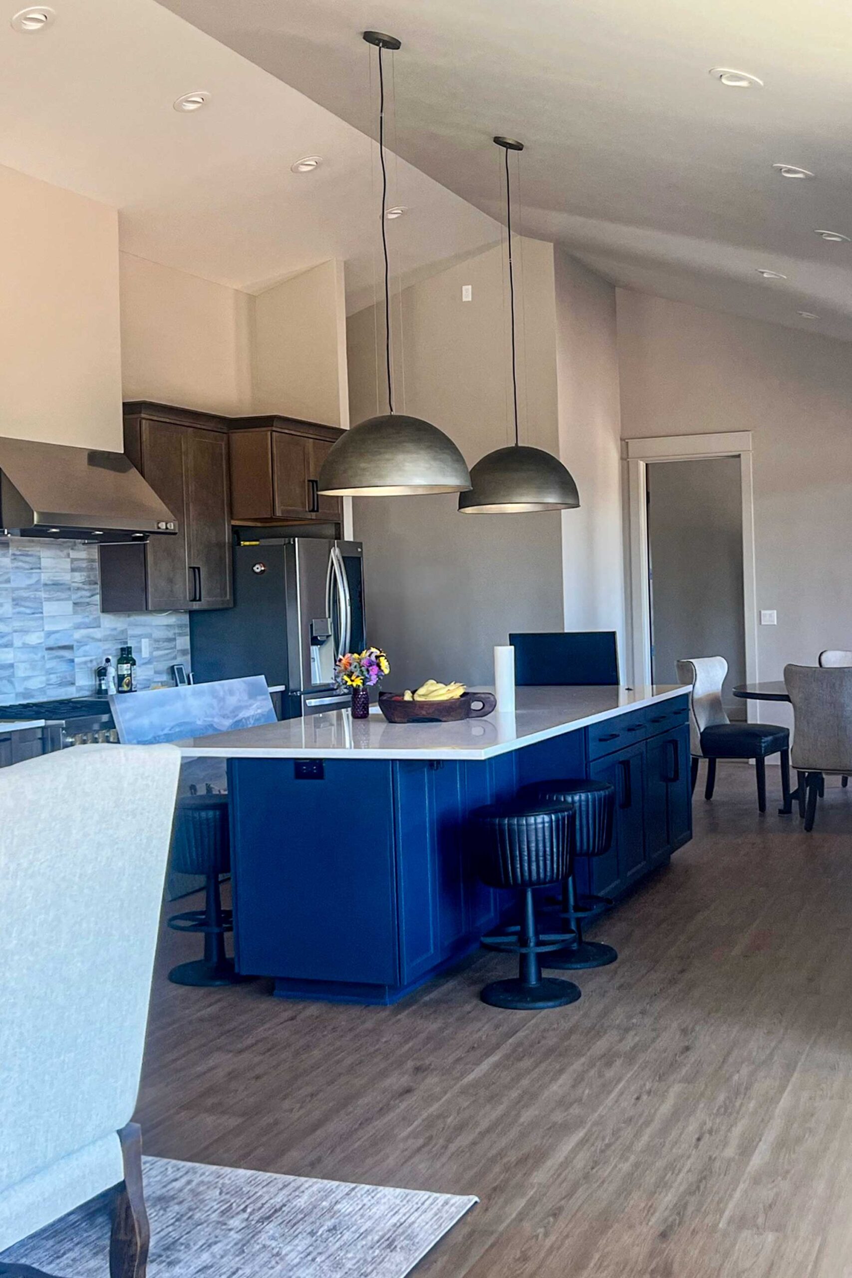 incline-ct-new-build-interior-design-kitchen-color-pop-island