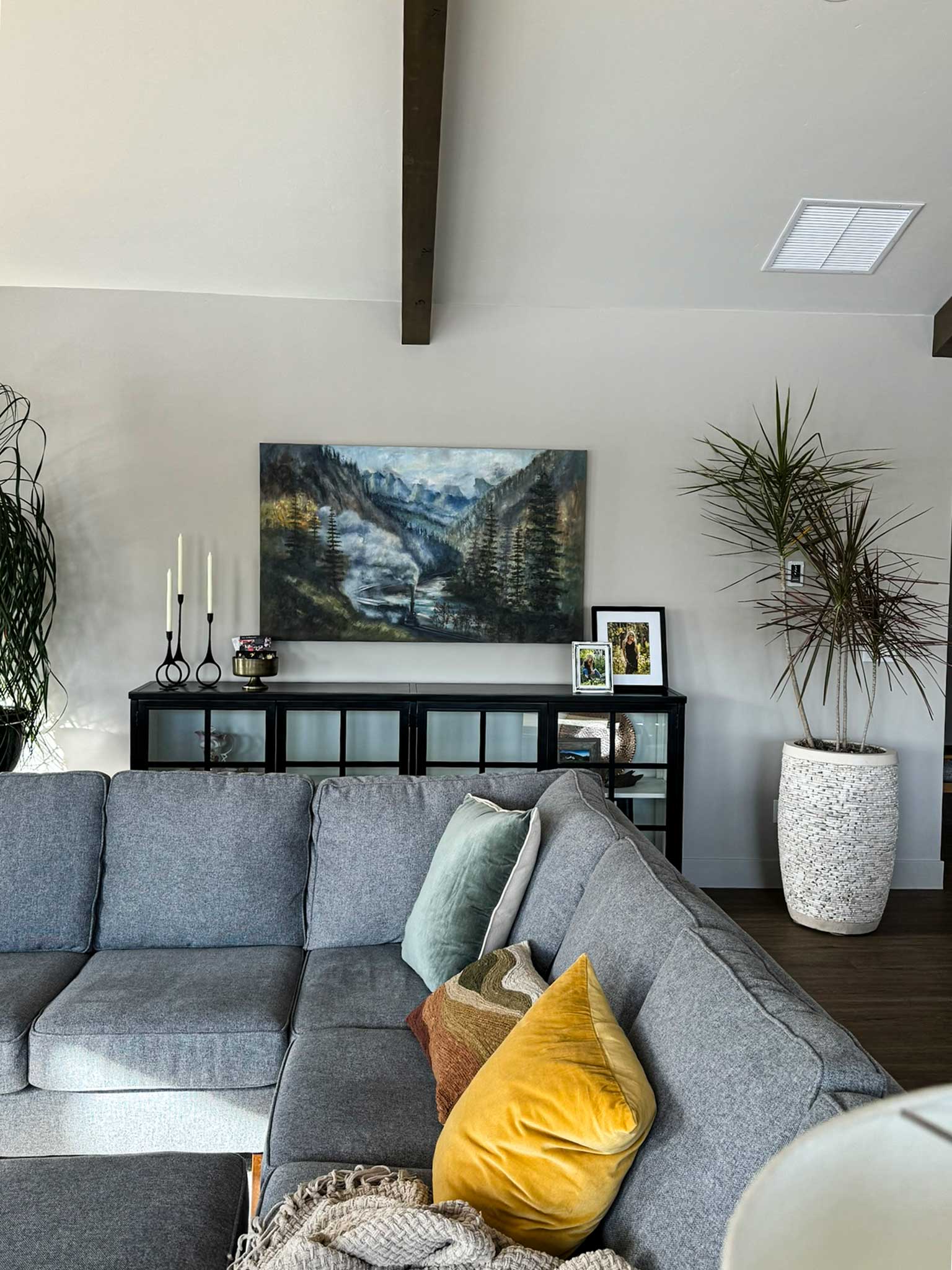 incline-ct-new-build-living-room-decoration-art